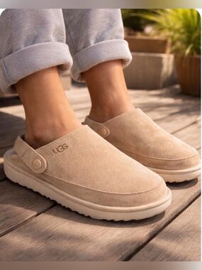 UGG Goldenstar Clog Shoe, size EU 38, color: sand, women’s